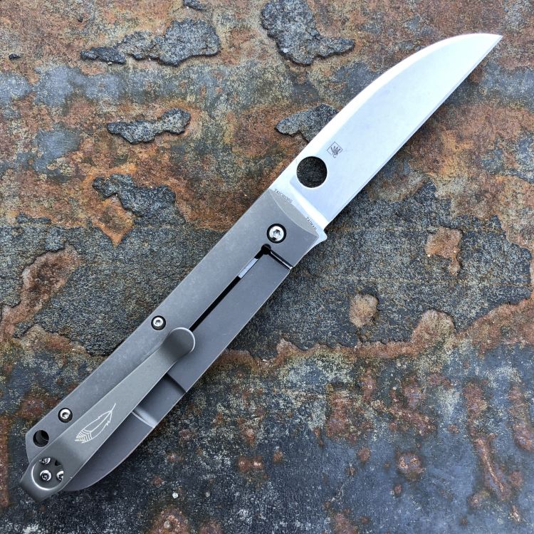 Spyderco Swayback Titanium Gray Scales Satin CTS-XHP Blade Deep Carry Titanium Clip